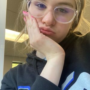 Meet your Posher, Lily